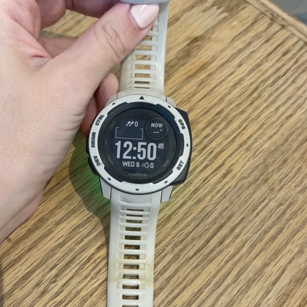 Garmin instinct smart watch like new
